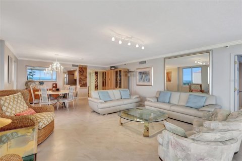 Condo in Hutchinson Island South, Florida, 3 bedrooms  № 1583801 - photo 6