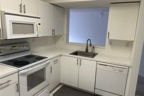 Copropriété à vendre à Doral, Floride: 2 chambres, 93.83 m2 № 2033673 - photo 6