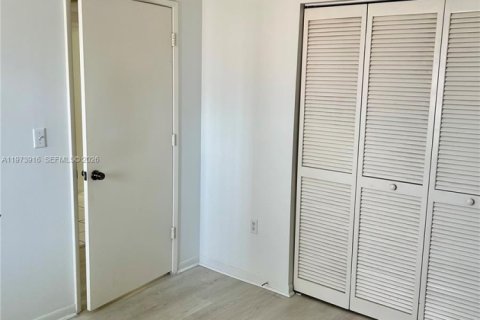 Copropriété à vendre à Doral, Floride: 2 chambres, 93.83 m2 № 2033673 - photo 13