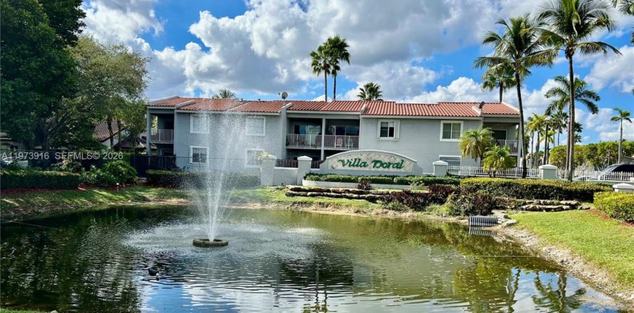 Condo à Doral, Floride, 2 chambres № 2033673