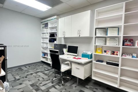 Propiedad comercial en venta en Cutler Bay, Florida № 2009360 - foto 13
