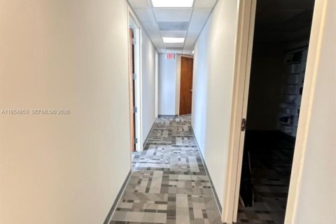 Propiedad comercial en venta en Cutler Bay, Florida № 2009360 - foto 10