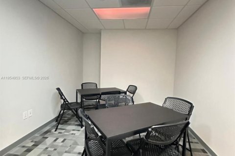 Propiedad comercial en venta en Cutler Bay, Florida № 2009360 - foto 14