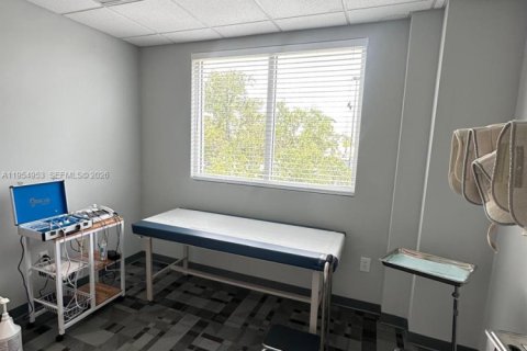 Propiedad comercial en venta en Cutler Bay, Florida № 2009360 - foto 12