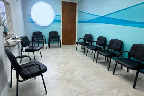 Propiedad comercial en venta en Cutler Bay, Florida № 2009360 - foto 1