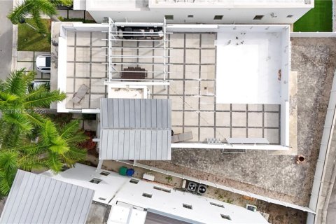 Casa en venta en Doral, Florida, 4 dormitorios, 366.69 m2 № 1983711 - foto 6