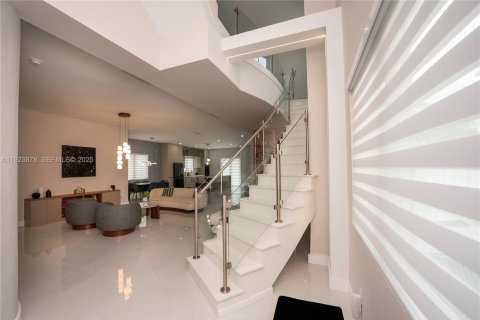 Casa en venta en Doral, Florida, 4 dormitorios, 366.69 m2 № 1983711 - foto 24