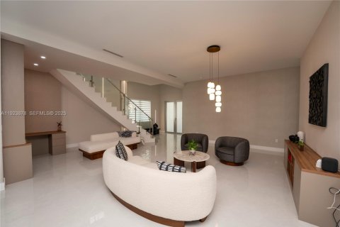 Casa en venta en Doral, Florida, 4 dormitorios, 366.69 m2 № 1983711 - foto 17