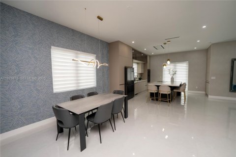 Casa en venta en Doral, Florida, 4 dormitorios, 366.69 m2 № 1983711 - foto 21