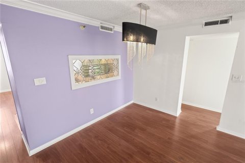 Condo in Tampa, Florida, 2 bedrooms  № 2143026 - photo 9
