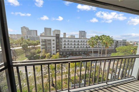 Condo in Tampa, Florida, 2 bedrooms  № 2143026 - photo 22