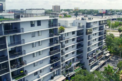 Condo in Tampa, Florida, 2 bedrooms  № 2143026 - photo 26