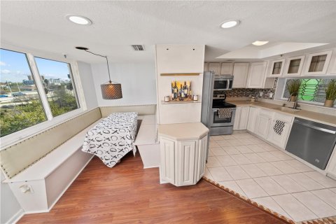 Condo in Tampa, Florida, 2 bedrooms  № 2143026 - photo 7