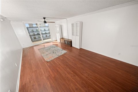 Condo in Tampa, Florida, 2 bedrooms  № 2143026 - photo 10