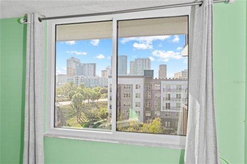 Condo in Tampa, Florida, 2 bedrooms  № 2143026 - photo 14