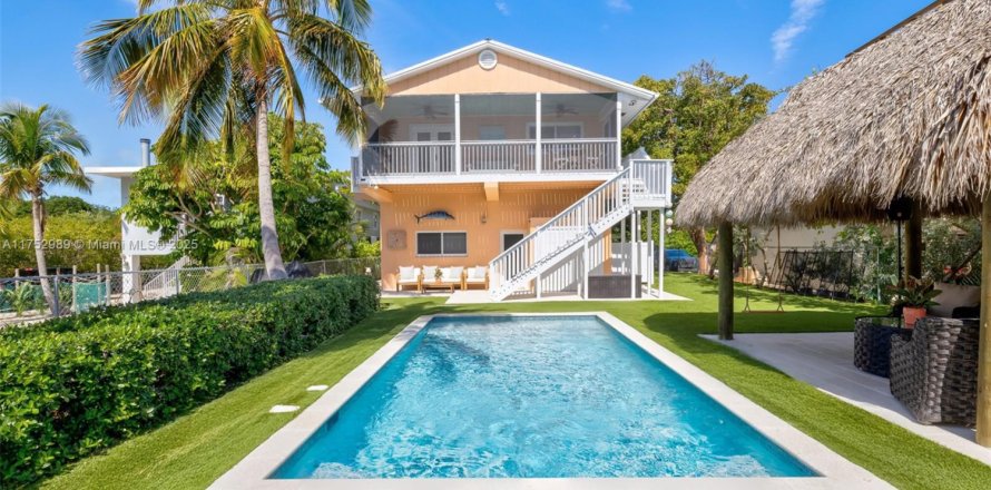 House in Tavernier, Florida 3 bedrooms, 96.62 sq.m. № 1822036