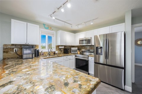 House in Tavernier, Florida 3 bedrooms, 96.62 sq.m. № 1822036 - photo 28
