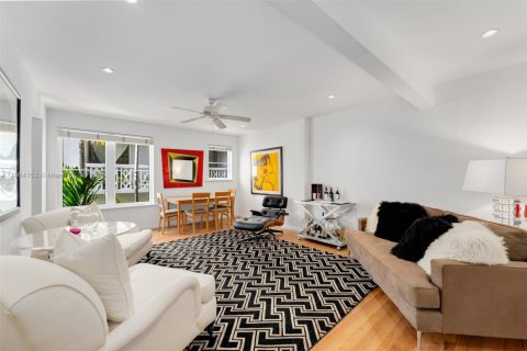 Copropriété à vendre à Miami Beach, Floride: 2 chambres, 88.26 m2 № 1957415 - photo 2