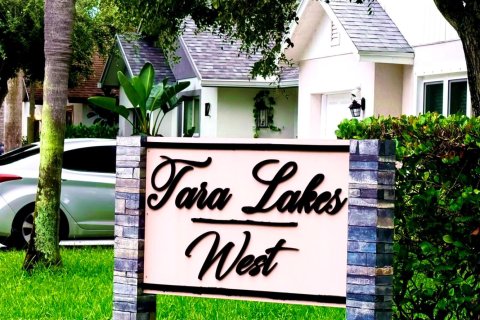 House in Boynton Beach, Florida 4 bedrooms, 161.37 sq.m. № 2388003 - photo 9