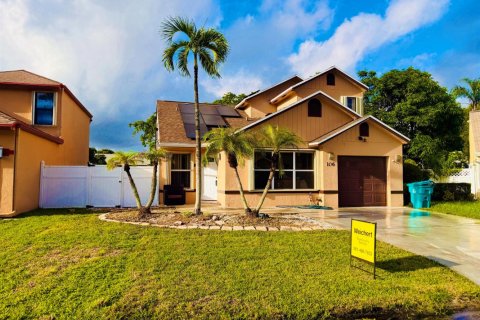 House in Boynton Beach, Florida 4 bedrooms, 161.37 sq.m. № 2388003