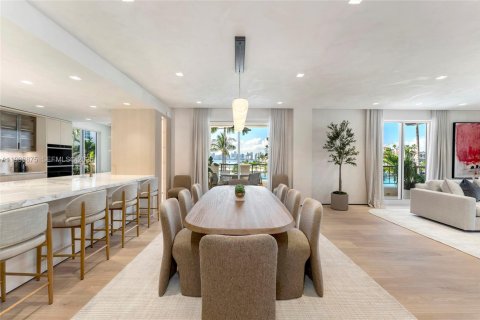 Condominio en venta en Miami Beach, Florida, 3 dormitorios, 254.92 m2 № 2154796 - foto 11