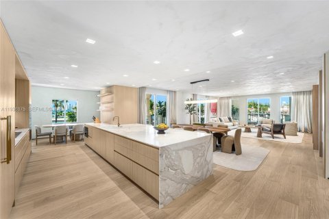 Condominio en Miami Beach, Florida, 3 dormitorios  № 2154796