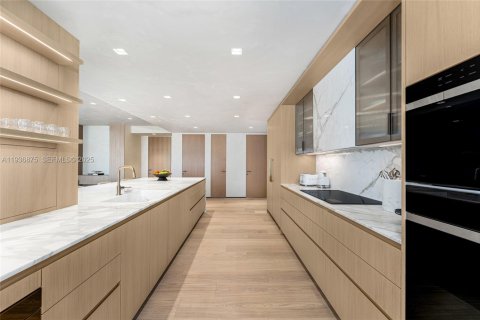 Condominio en venta en Miami Beach, Florida, 3 dormitorios, 254.92 m2 № 2154796 - foto 15