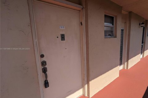 Condo in Plantation, Florida, 2 bedrooms  № 1702331 - photo 4