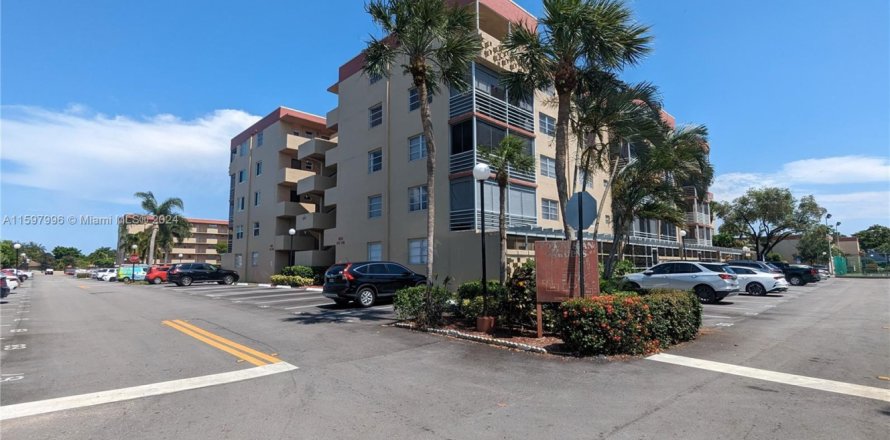 Condo in Plantation, Florida, 2 bedrooms  № 1702331