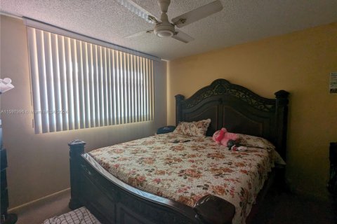 Condo in Plantation, Florida, 2 bedrooms  № 1702331 - photo 13