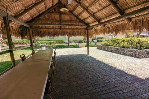 Condo in Plantation, Florida, 2 bedrooms  № 1702331 - photo 25