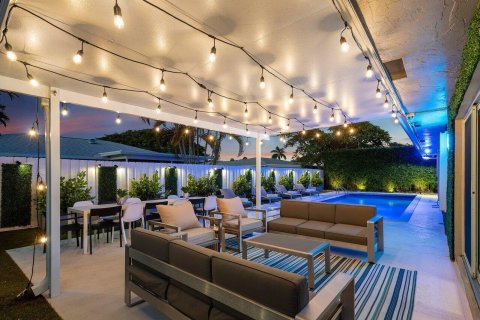 Casa en alquiler en Delray Beach, Florida, 4 dormitorios, 165.64 m2 № 1051024 - foto 1