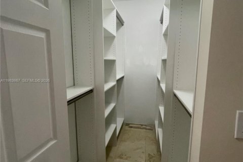 Copropriété à louer à Coral Gables, Floride: 2 chambres, 97.36 m2 № 2045638 - photo 9