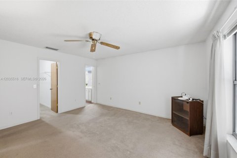 House in Sebastian, Florida 2 bedrooms, 152.45 sq.m. № 2265391 - photo 17