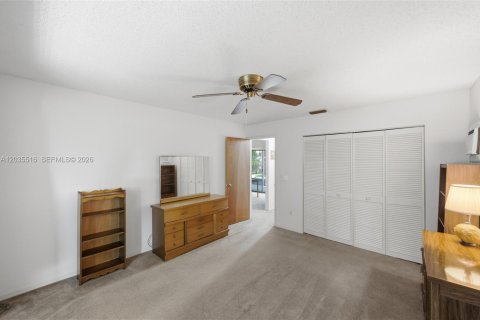House in Sebastian, Florida 2 bedrooms, 152.45 sq.m. № 2265391 - photo 23