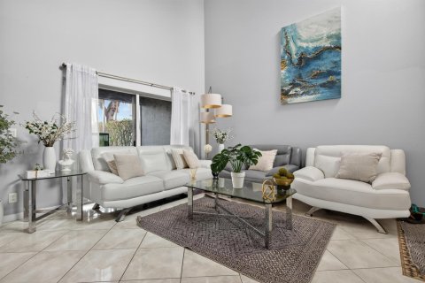House in Coconut Creek, Florida 3 bedrooms, 192.68 sq.m. № 2086707 - photo 12