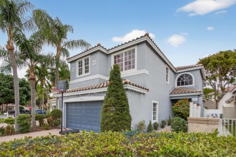 House in Coconut Creek, Florida 3 bedrooms, 192.68 sq.m. № 2086707 - photo 3