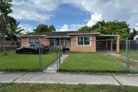House in Homestead, Florida 3 bedrooms, 110.55 sq.m. № 1838603 - photo 1