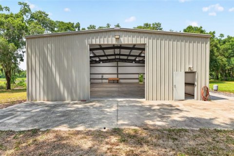 House in Ocklawaha, Florida 3 bedrooms, 152.17 sq.m. № 2266599 - photo 2