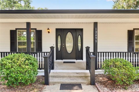 House in Ocklawaha, Florida 3 bedrooms, 152.17 sq.m. № 2266599 - photo 5