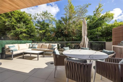 Condo in Fort Lauderdale, Florida, 3 bedrooms  № 2174189 - photo 2