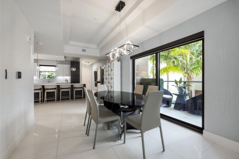 Condo in Fort Lauderdale, Florida, 3 bedrooms  № 2174189 - photo 9