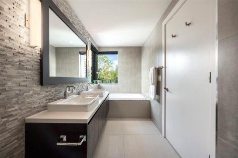 Condo in Fort Lauderdale, Florida, 3 bedrooms  № 2174189 - photo 20