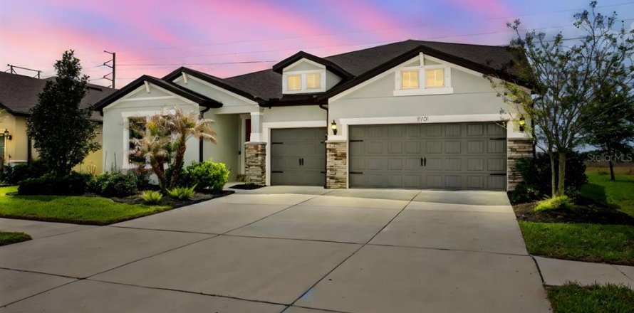 House in Riverview, Florida 6 bedrooms, 387.31 sq.m. № 2142395