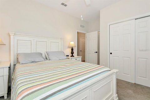 House in Riverview, Florida 6 bedrooms, 387.31 sq.m. № 2142395 - photo 20