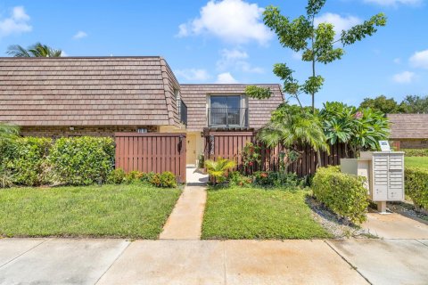 Townhouse in Deerfield Beach, Florida 2 bedrooms, 114.83 sq.m. № 2147183 - photo 24