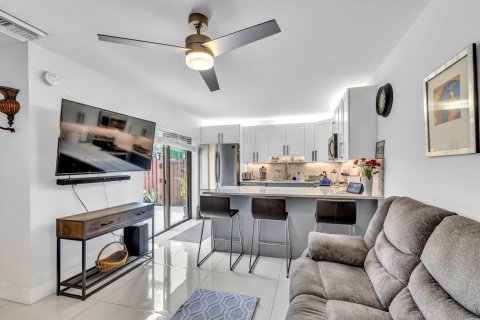Touwnhouse à Deerfield Beach, Floride 2 chambres, 114.83 m2 № 2147183