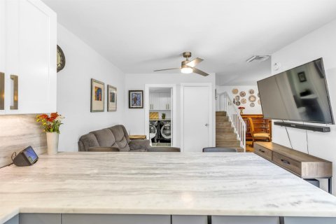 Townhouse in Deerfield Beach, Florida 2 bedrooms, 114.83 sq.m. № 2147183 - photo 12