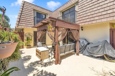 Townhouse in Deerfield Beach, Florida 2 bedrooms, 114.83 sq.m. № 2147183 - photo 2