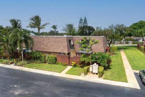Townhouse in Deerfield Beach, Florida 2 bedrooms, 114.83 sq.m. № 2147183 - photo 28